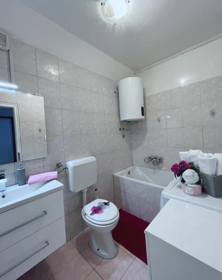 Luana Lux Apartment Пула Екстер'єр фото